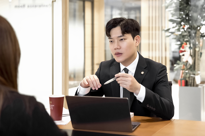 영웅만의 방식 이미지1